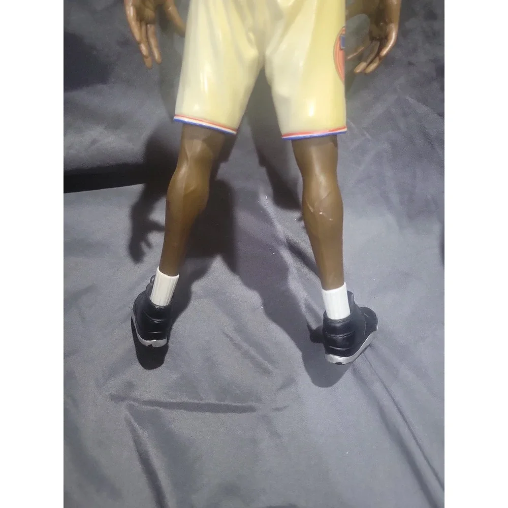 1996 Warner Bros. (WB) Space Jam - Talking Michael Jordan Basketball Figure Doll